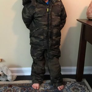 Size 4 snow pants with matching size 5 jacket.